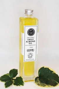 Organic Sweet Almond Oil (Prunus amygdalus dulcis)